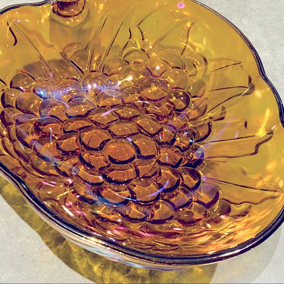 Carnival glass amber grape bowl - Picture 5 of 8